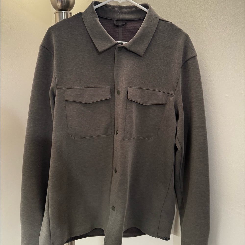 Lululemon shirt jacket size large